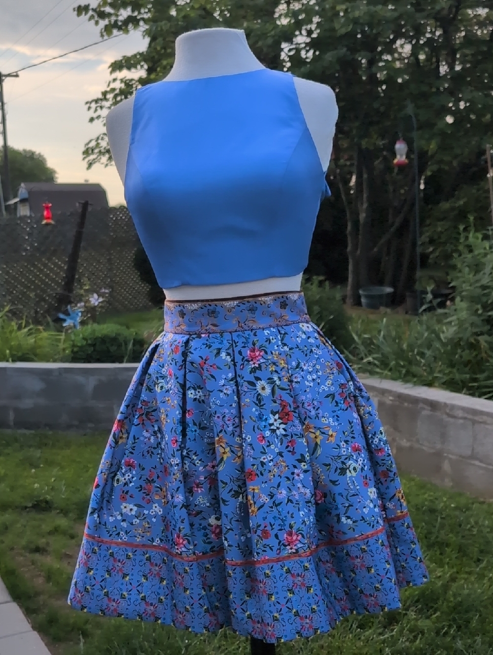 Tarik Ediz Blue Crop Top and Floral Blue Pleated Skirt Set Semi Formal Size 2